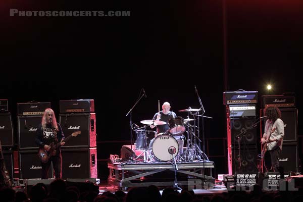 DINOSAUR JR - 2016-06-04 - NIMES - Paloma - Louis Knox Barlow - Jay Mascis - Emmett Jefferson Murphy